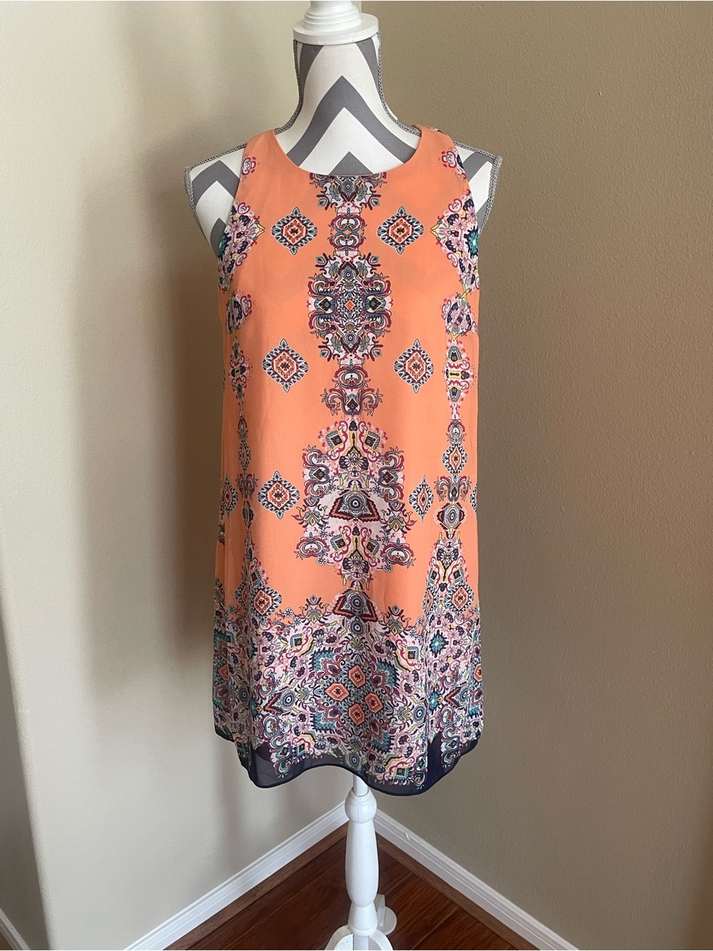 I.N. San Francisco Coral Paisley-Print Sleeveless Shift Dress - Size: Medium